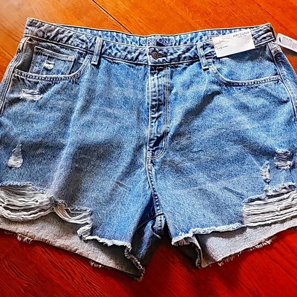 hi-rise shorts size 21